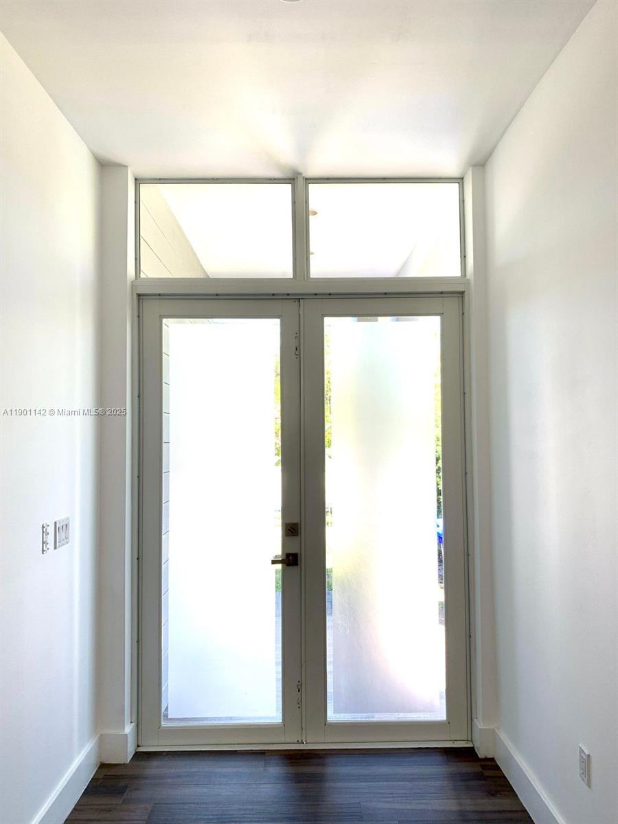 AVALON SUB - Residential Lease