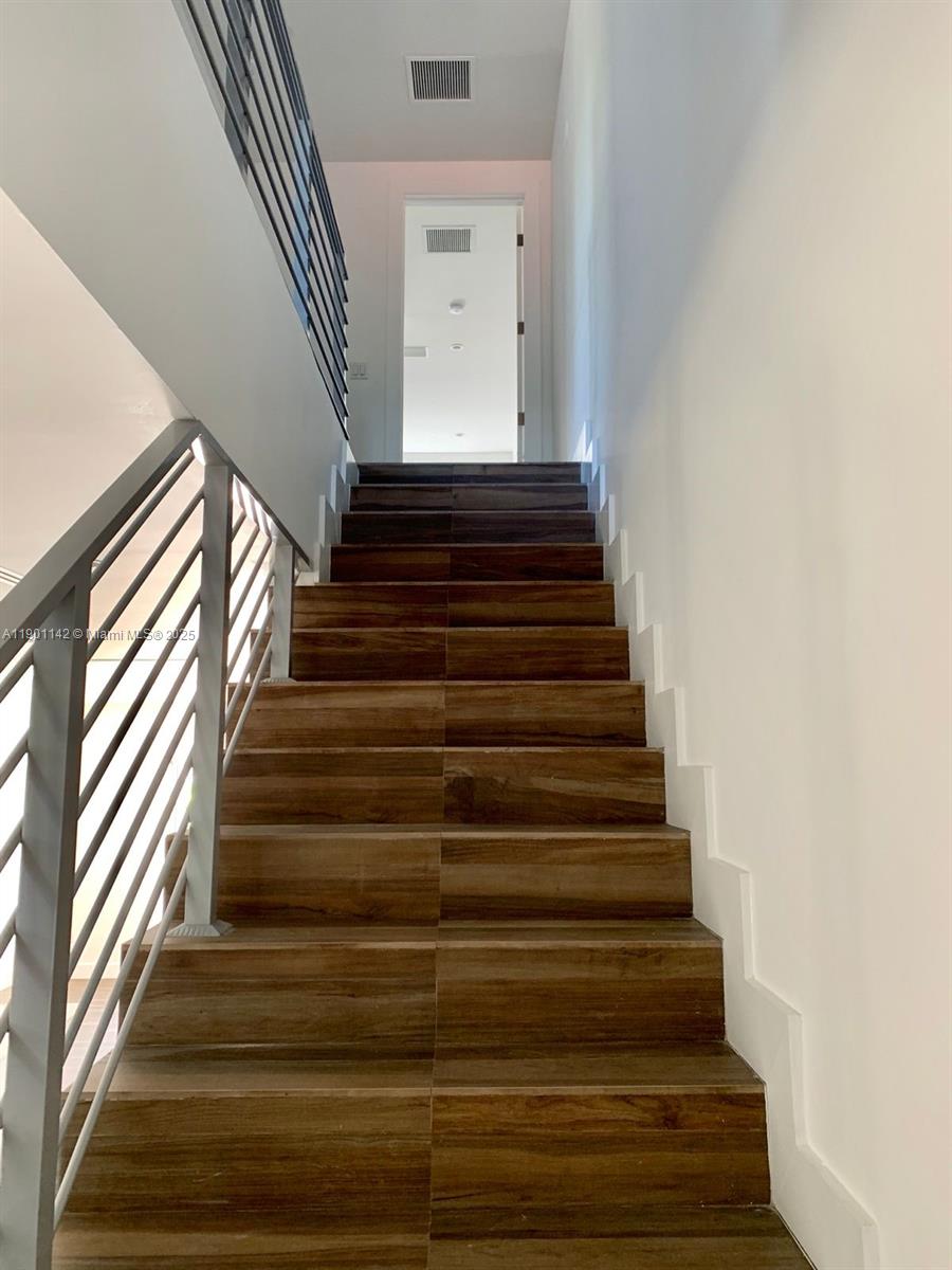 AVALON SUB - Residential Lease