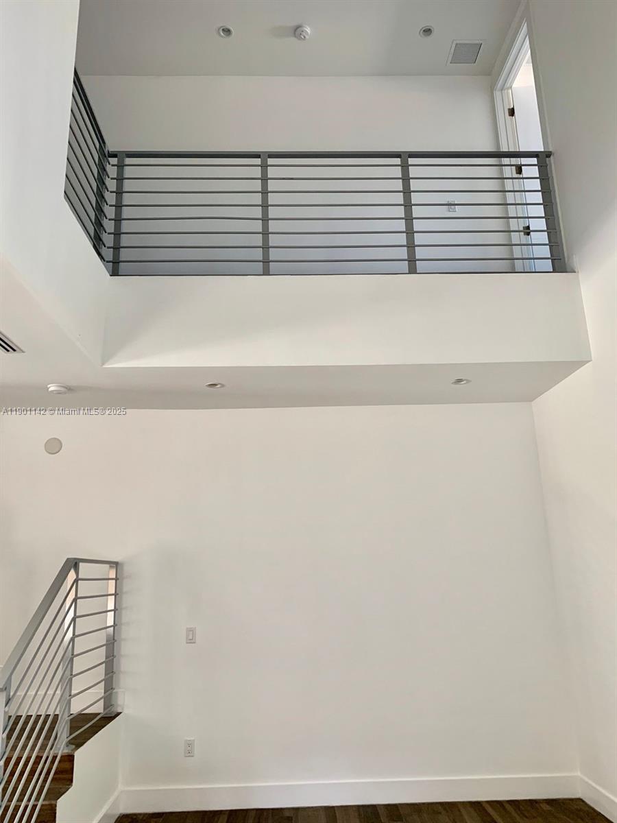 AVALON SUB - Residential Lease