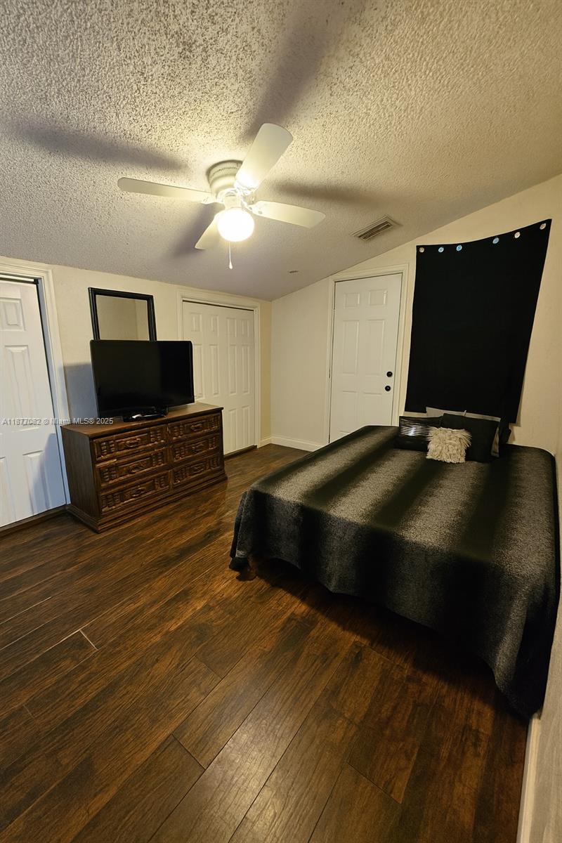 PARK MANOR - Residential