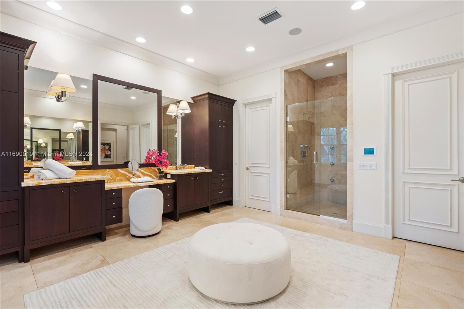 KERRWOOD OAKS - Residential