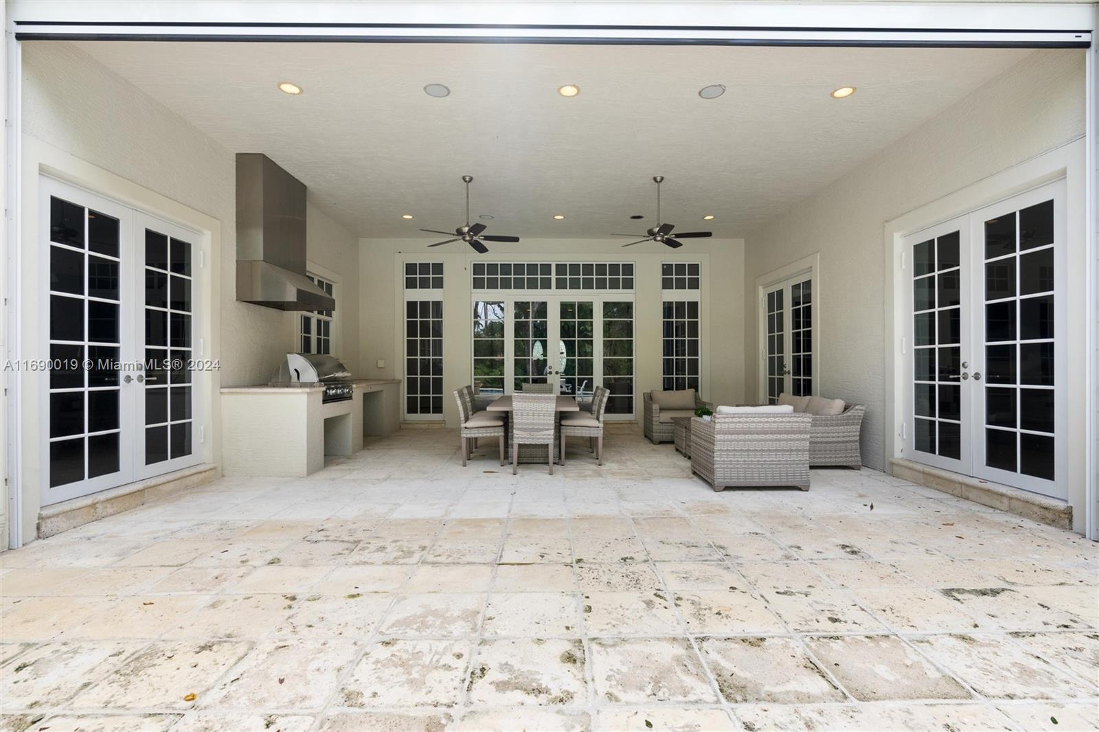 KERRWOOD OAKS - Residential