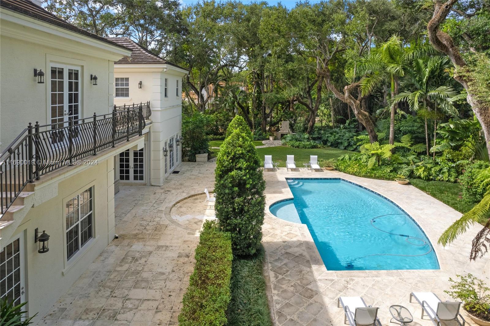 KERRWOOD OAKS - Residential