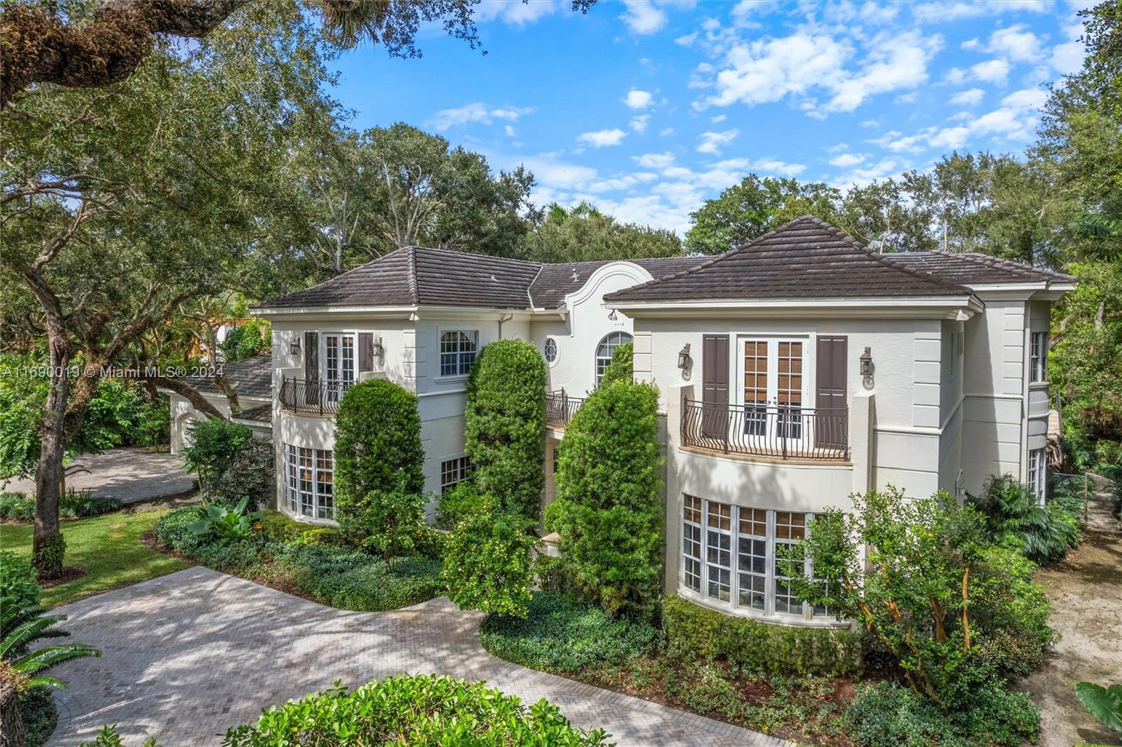 KERRWOOD OAKS - Residential