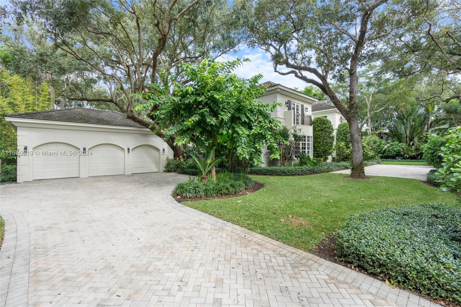 KERRWOOD OAKS - Residential