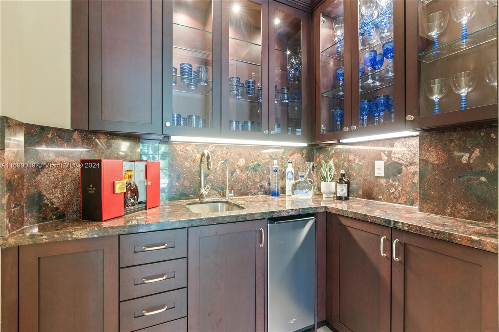 KERRWOOD OAKS - Residential