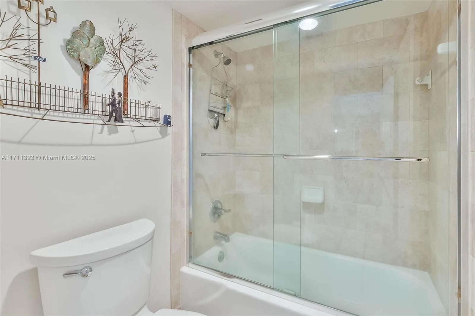 Sunny Isles Beach, Florida 33160, United States, 1 Bedroom Bedrooms, ,2 BathroomsBathrooms,Residential,Active,24377