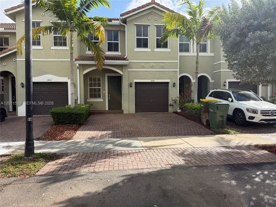 Large spacious 4 bedroom and 3 full bath, town house. Centrally located in Homestead, near restaurants, shopping malls, Homestead Race Track, Homestead Air Force Reserve Base, Baptist South, US1,and the Florida Turnpike .The home features all new kitchen appliances including a new washer and dryer. The seller will offer a credit  of 10,000.00 to the buyer towards their closing cost.