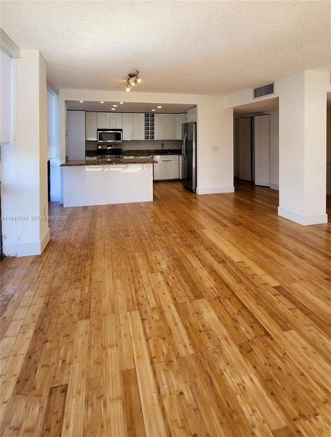 600 NE 36th st 821 Miami FL 33137