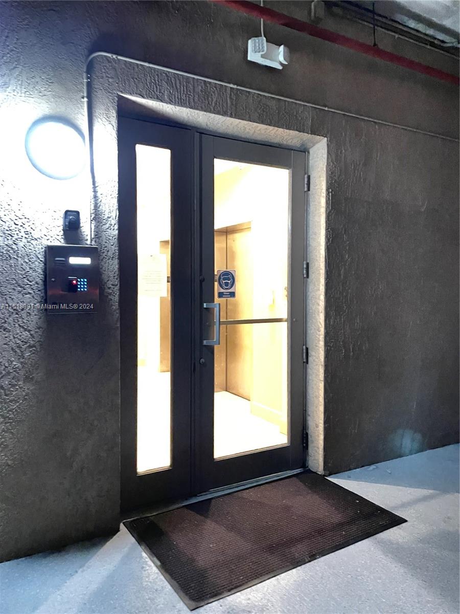 DIXIE GROVE RESIDENCES CO - Residential Lease
