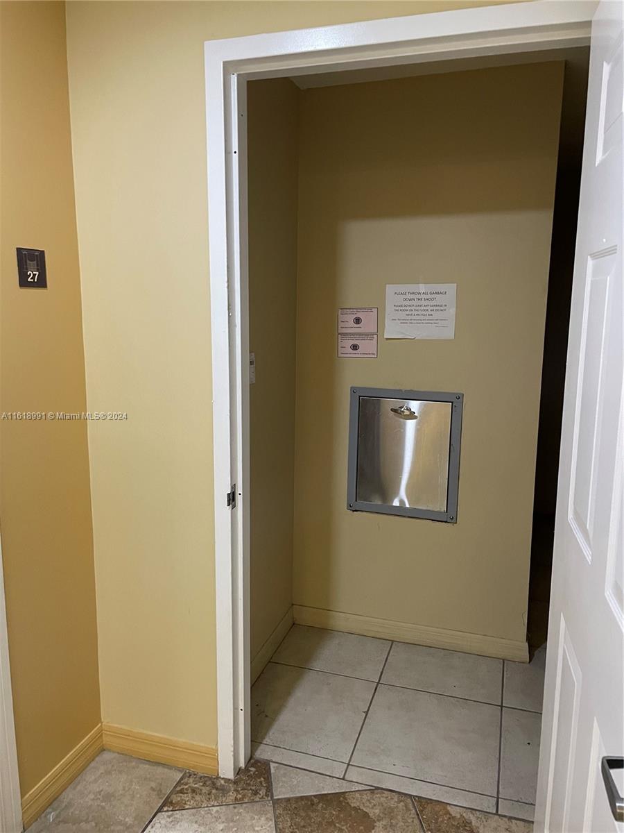 DIXIE GROVE RESIDENCES CO - Residential Lease