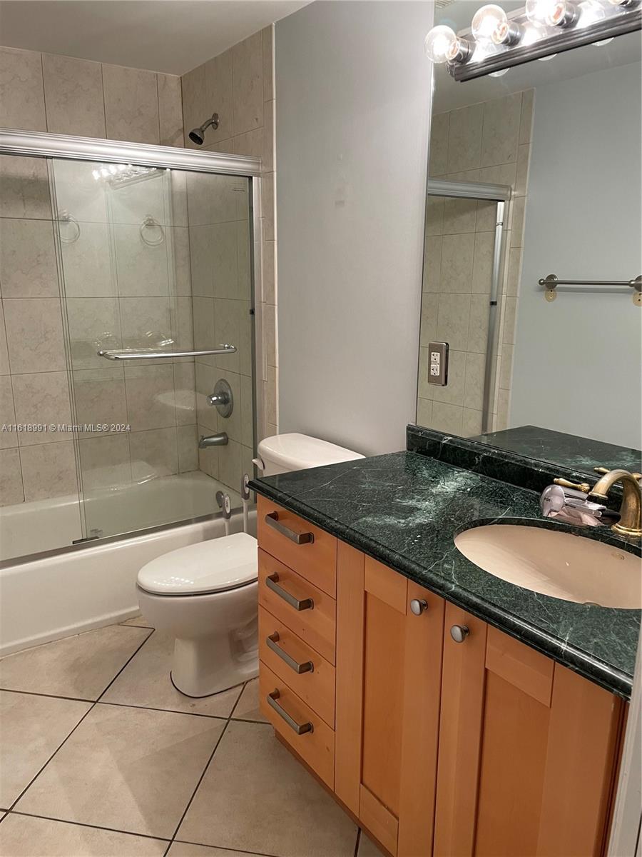 DIXIE GROVE RESIDENCES CO - Residential Lease