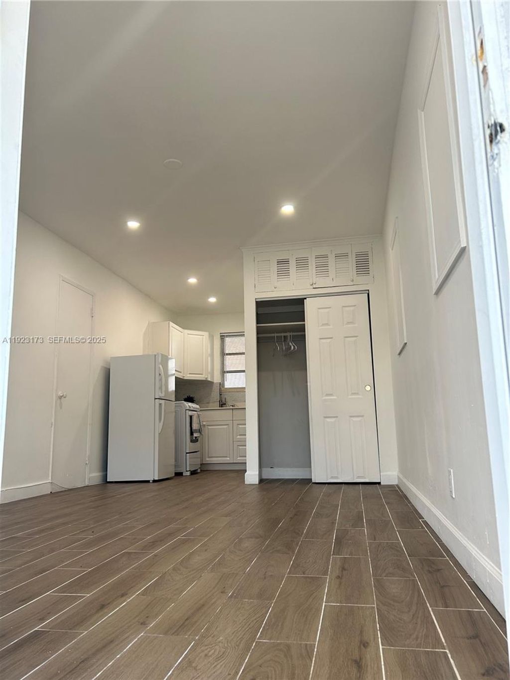 Photo of Fort Lauderdale, FL 33304 (MLS # A11923173)