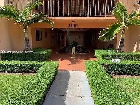 HORIZONS WEST CONDO #5 - Residential