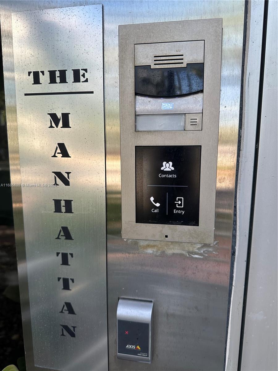 THE MANHATTAN CONDO - Residential