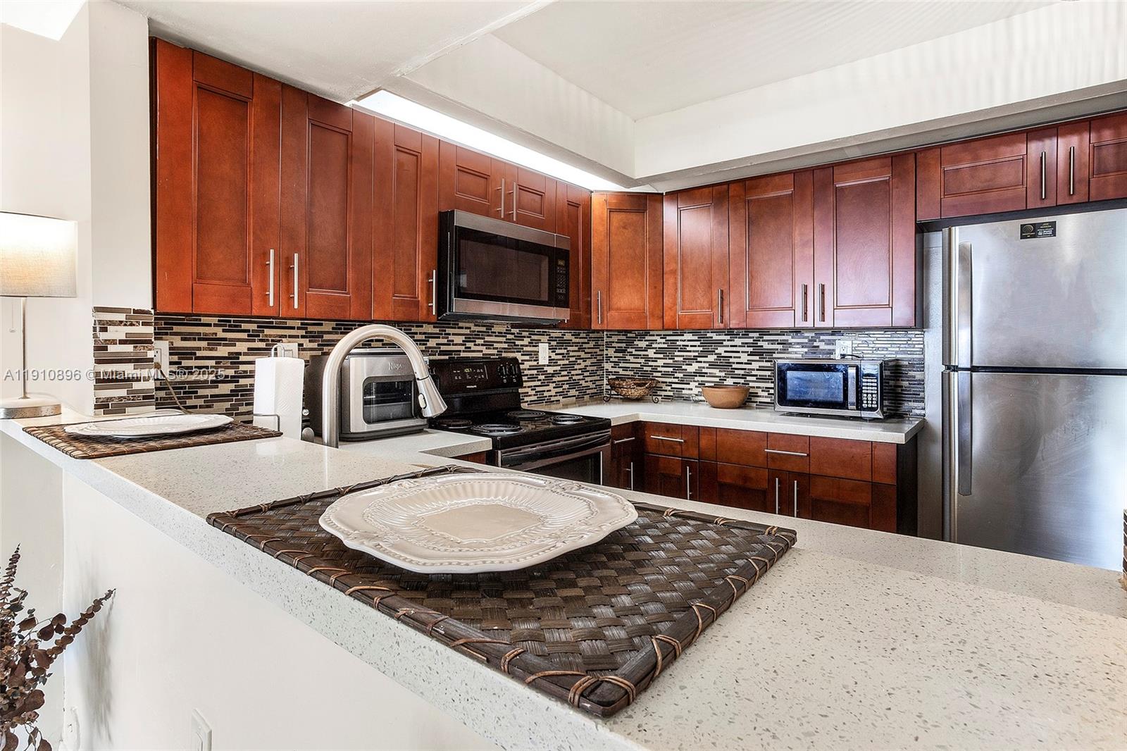 LE CLUB AT OLD CUTLER CON - Residential