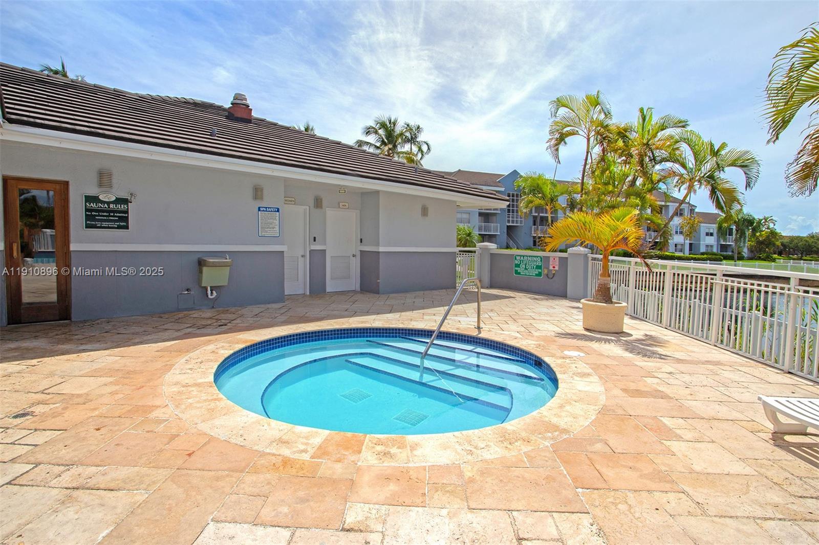 LE CLUB AT OLD CUTLER CON - Residential