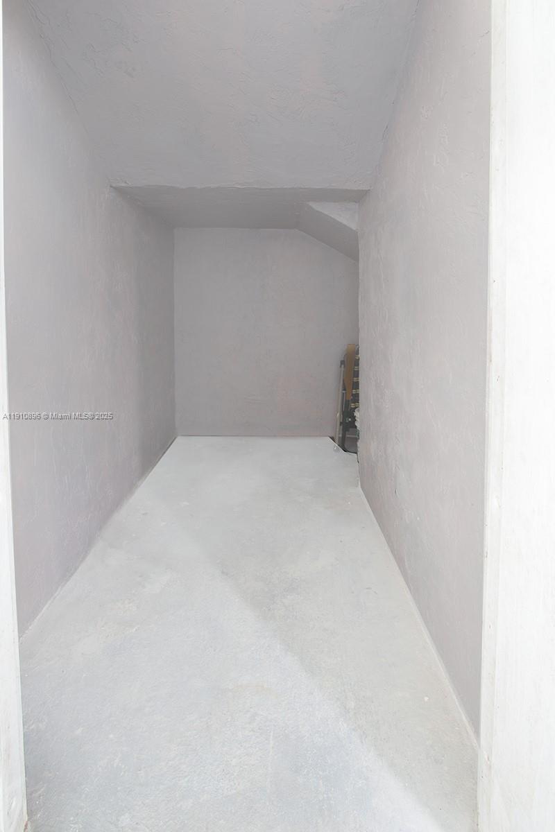 LE CLUB AT OLD CUTLER CON - Residential