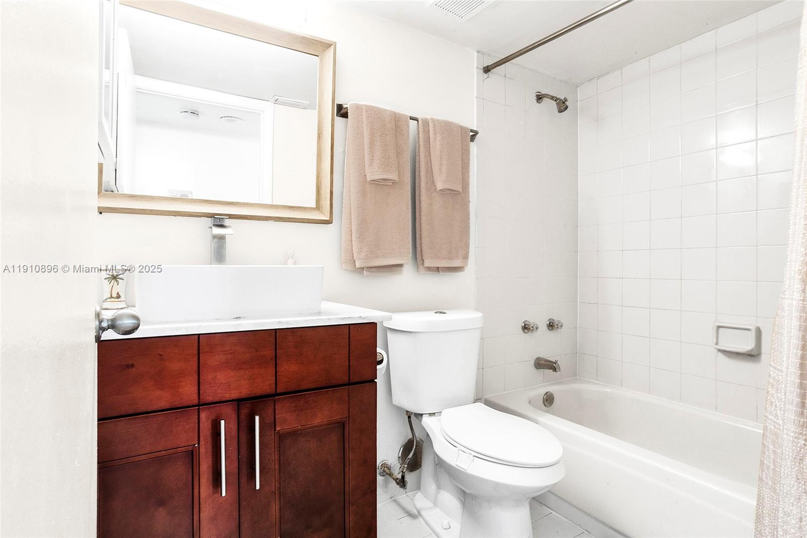 LE CLUB AT OLD CUTLER CON - Residential