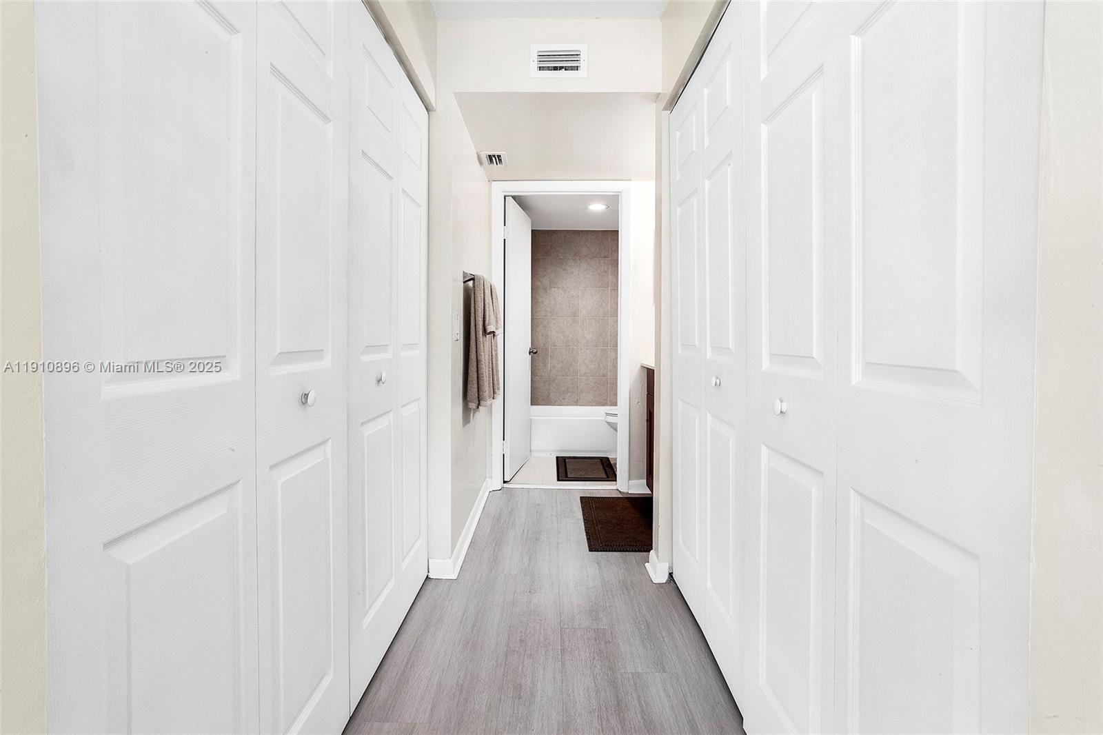 LE CLUB AT OLD CUTLER CON - Residential