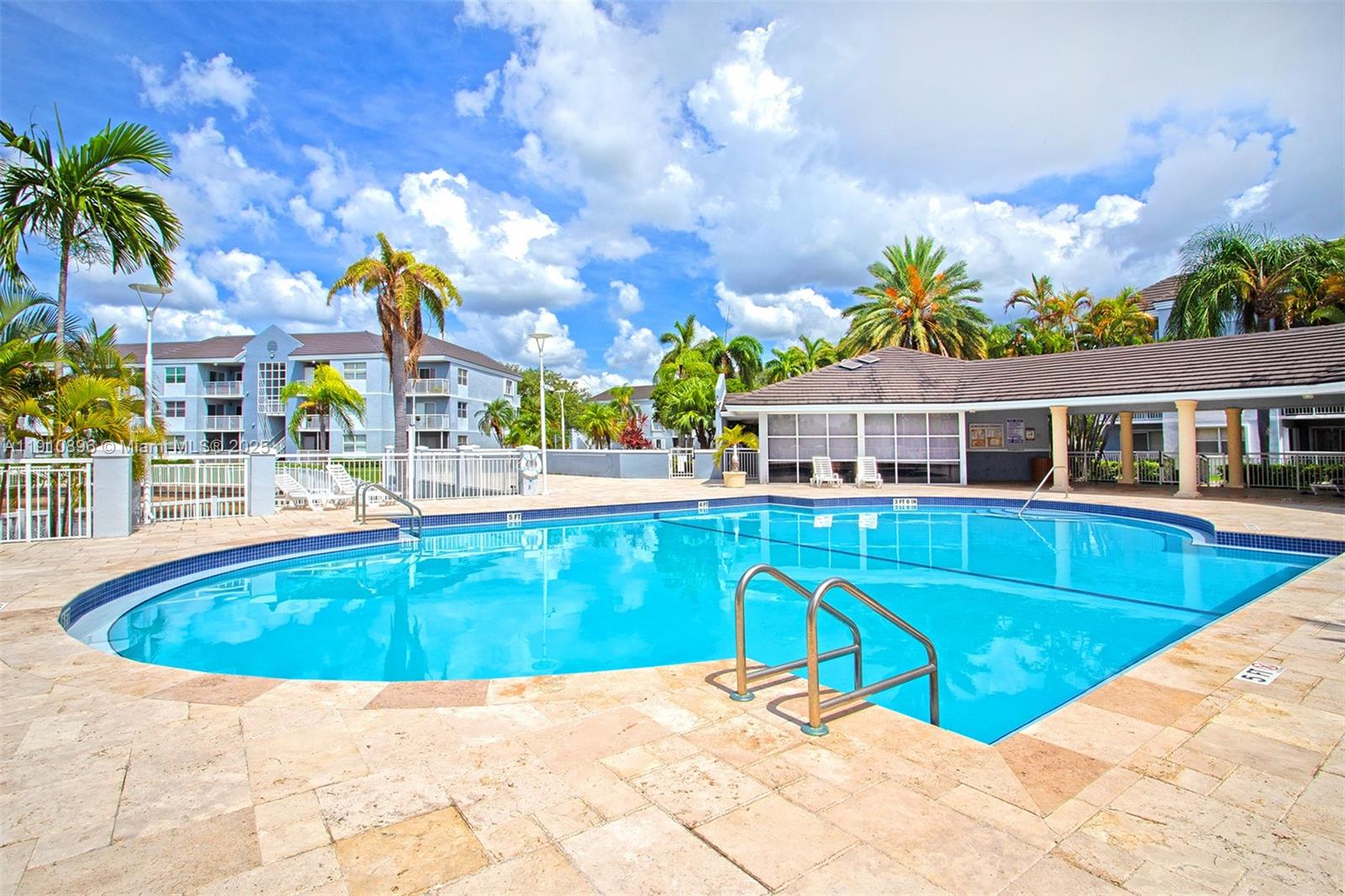 LE CLUB AT OLD CUTLER CON - Residential