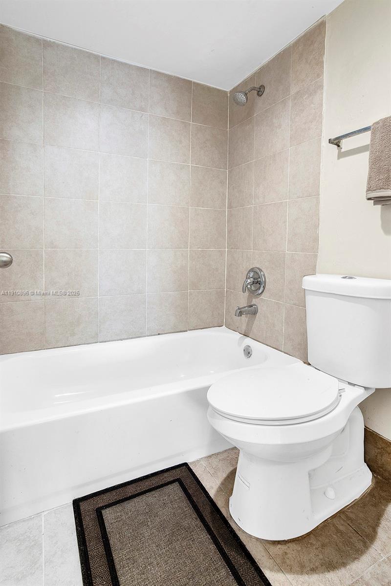 LE CLUB AT OLD CUTLER CON - Residential