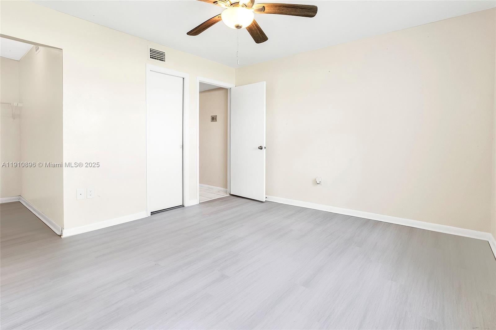 LE CLUB AT OLD CUTLER CON - Residential