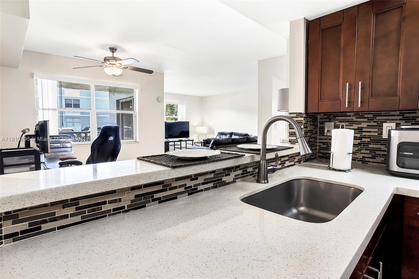 LE CLUB AT OLD CUTLER CON - Residential