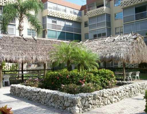 POLYNESIAN GARDENS CONDOM - Residential