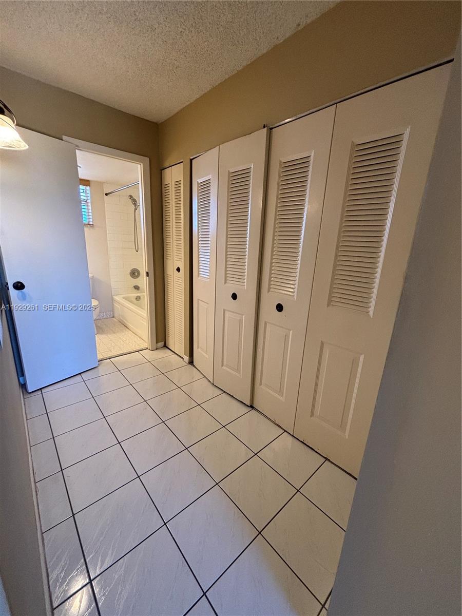 POLYNESIAN GARDENS CONDOM - Residential