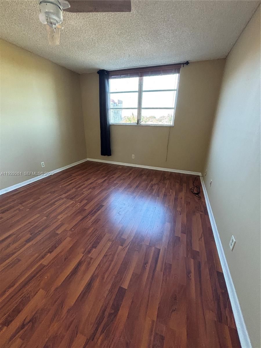 POLYNESIAN GARDENS CONDOM - Residential