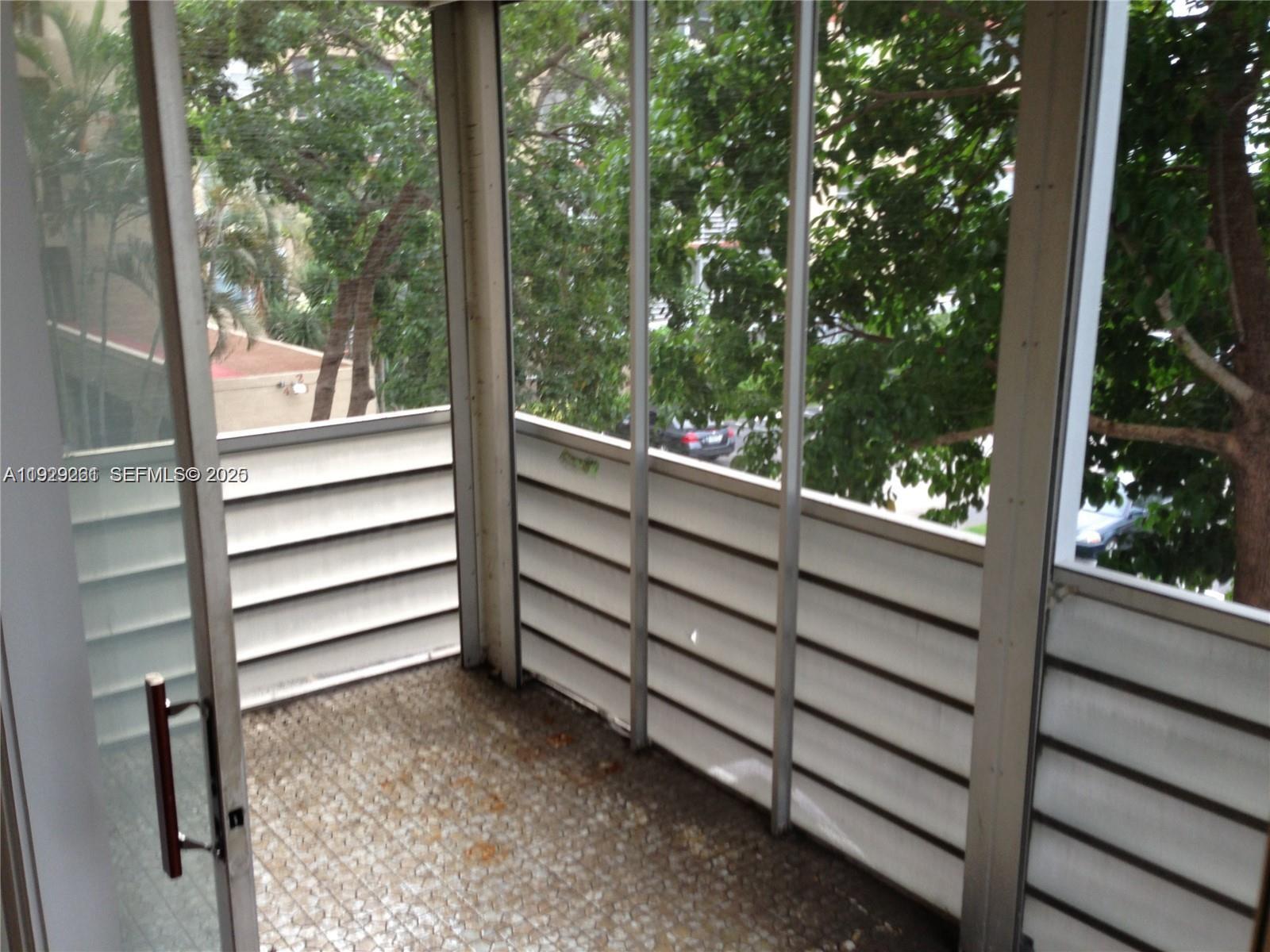 POLYNESIAN GARDENS CONDOM - Residential