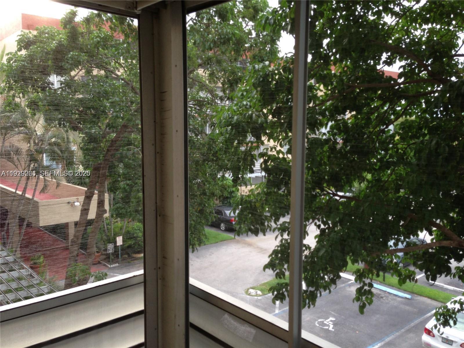 POLYNESIAN GARDENS CONDOM - Residential