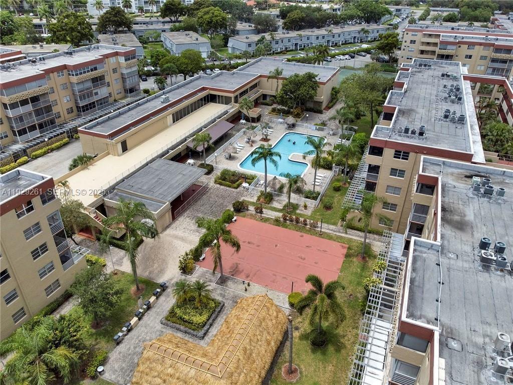 POLYNESIAN GARDENS CONDOM - Residential