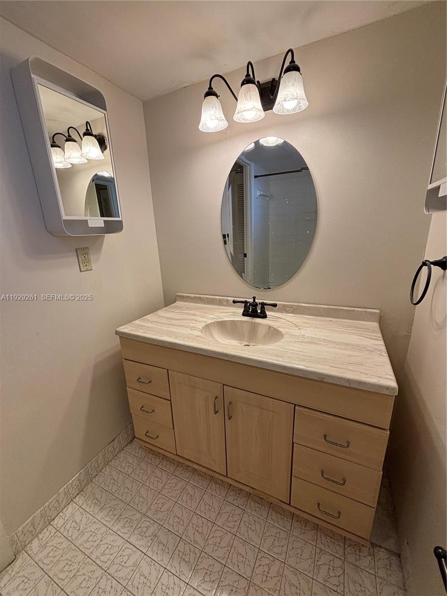 POLYNESIAN GARDENS CONDOM - Residential