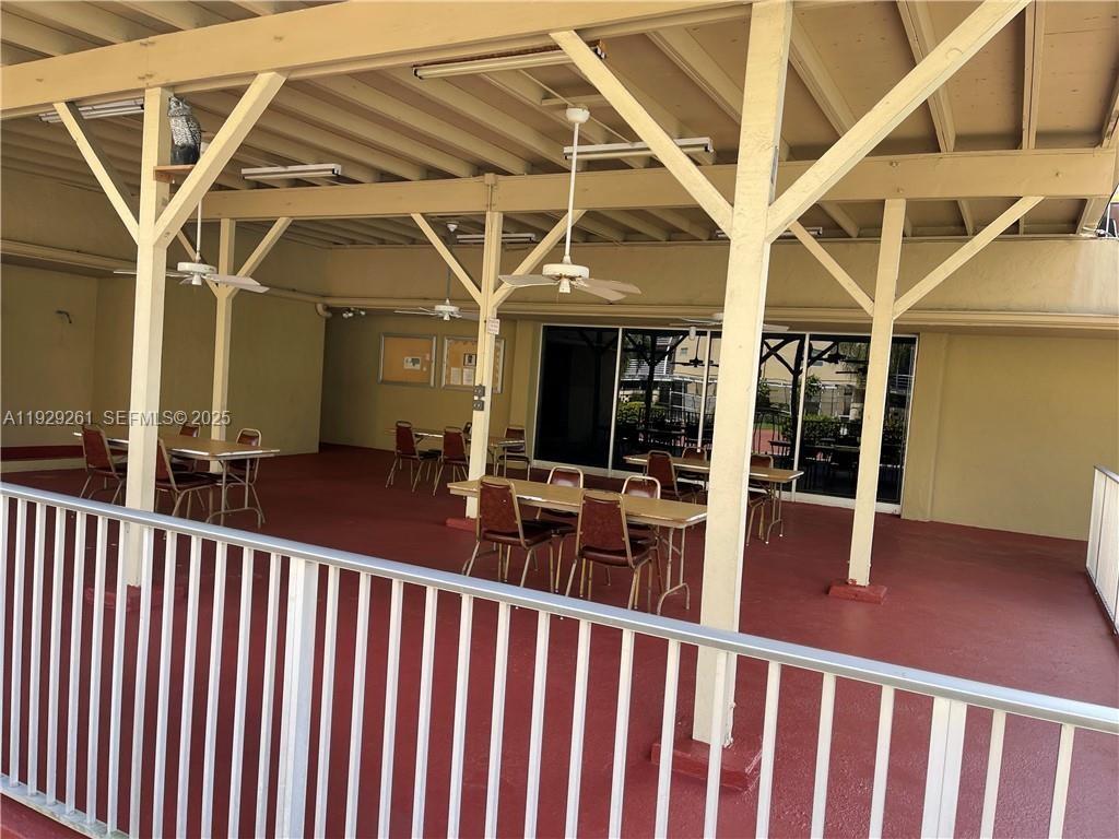 POLYNESIAN GARDENS CONDOM - Residential