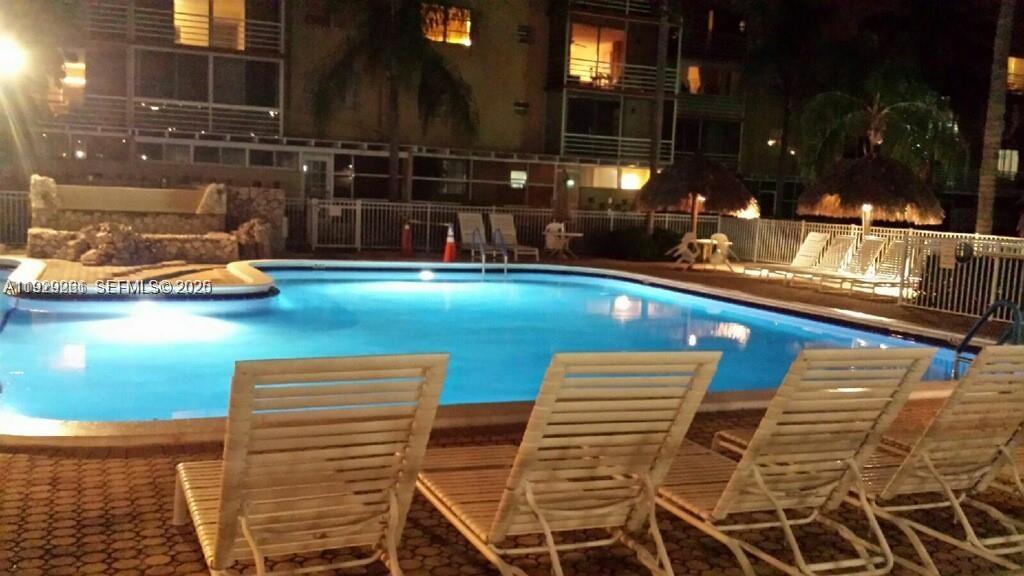 POLYNESIAN GARDENS CONDOM - Residential