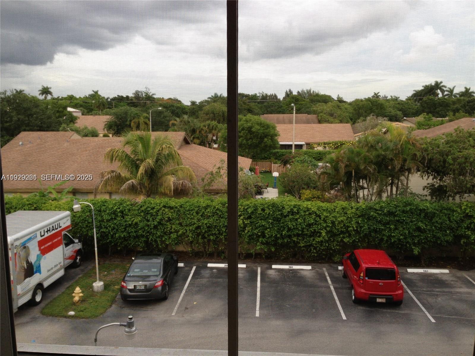 POLYNESIAN GARDENS CONDOM - Residential