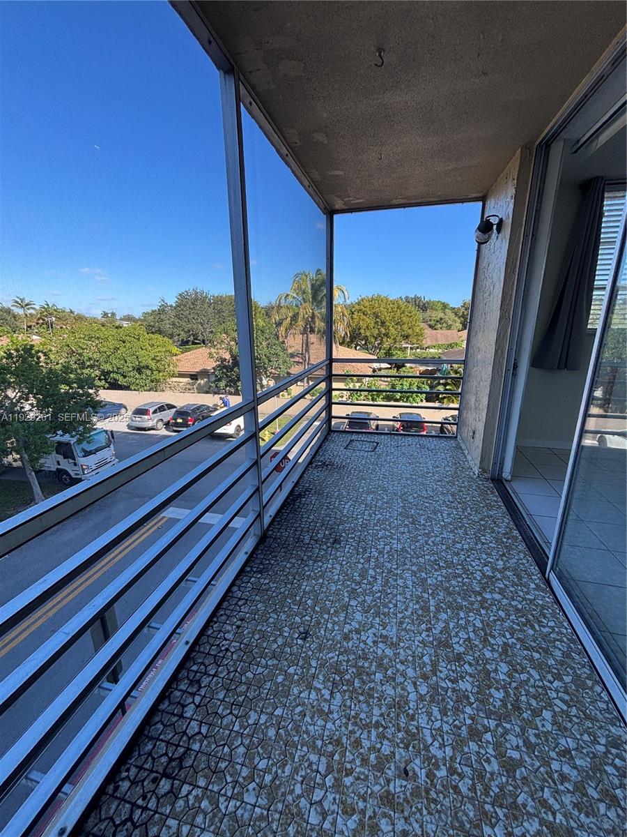 POLYNESIAN GARDENS CONDOM - Residential