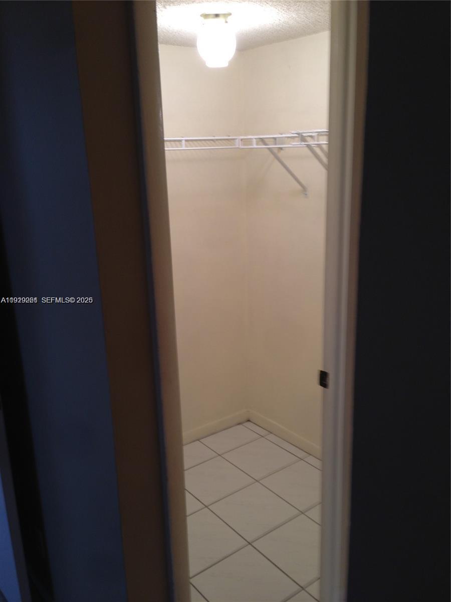 POLYNESIAN GARDENS CONDOM - Residential