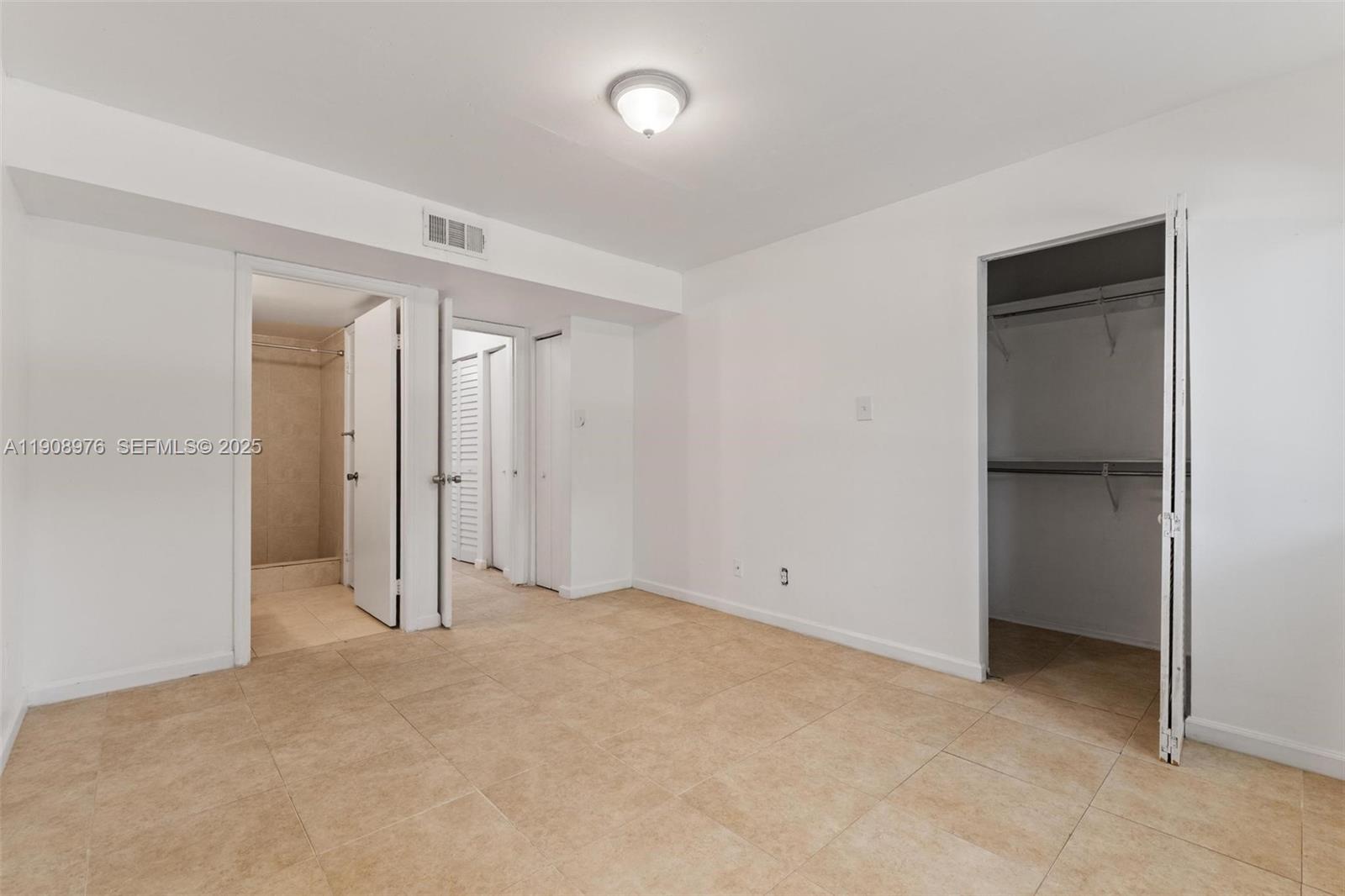 ROYAL PALM PLACE - Land