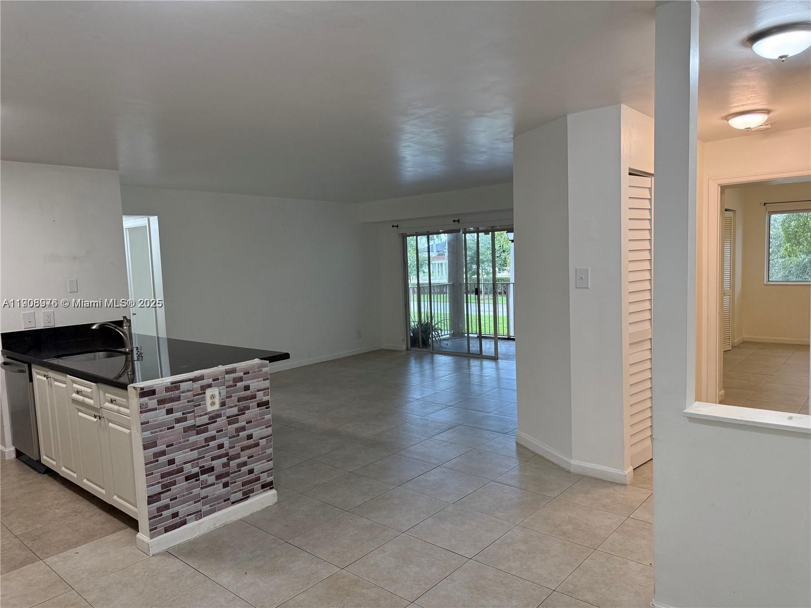 ROYAL PALM PLACE - Land