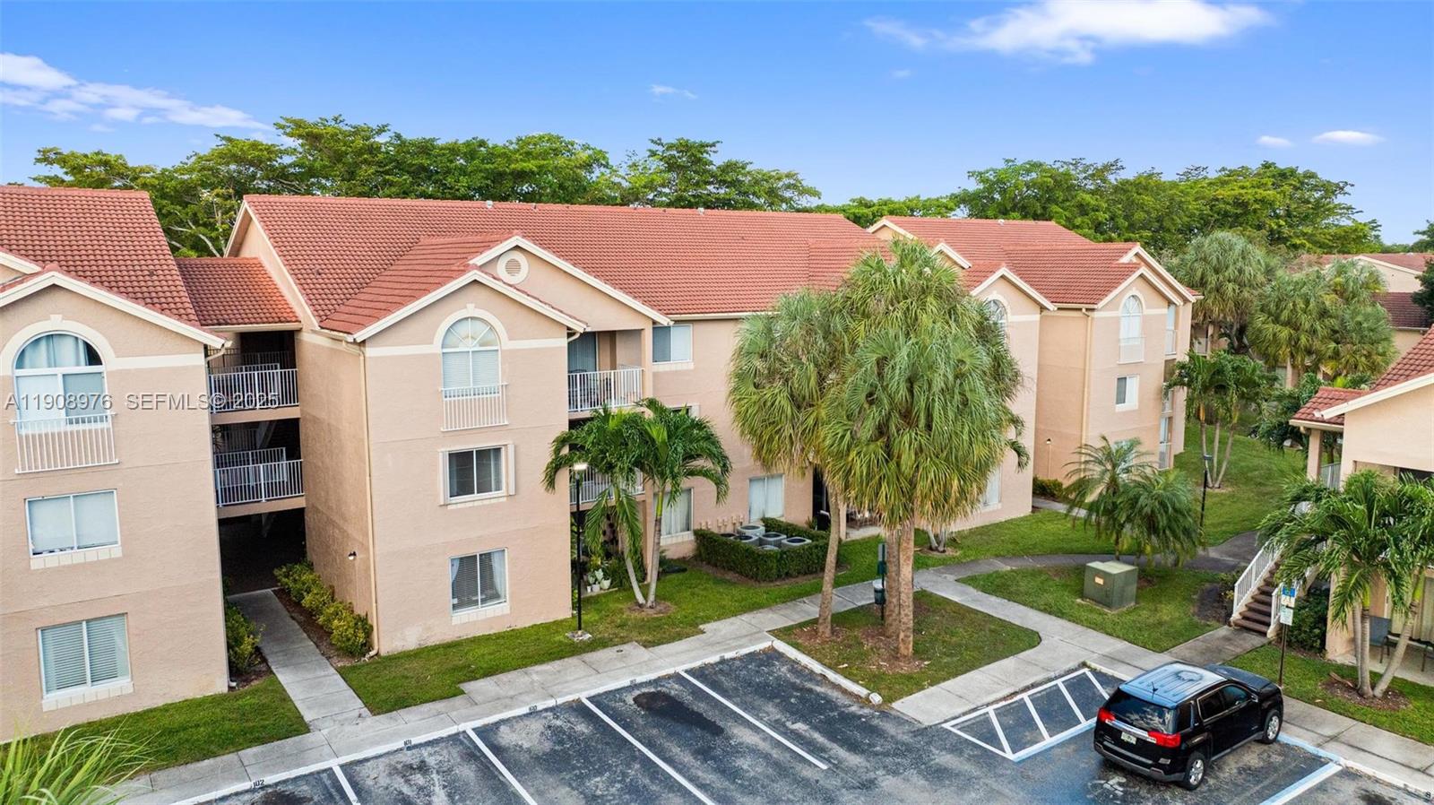 ROYAL PALM PLACE - Land