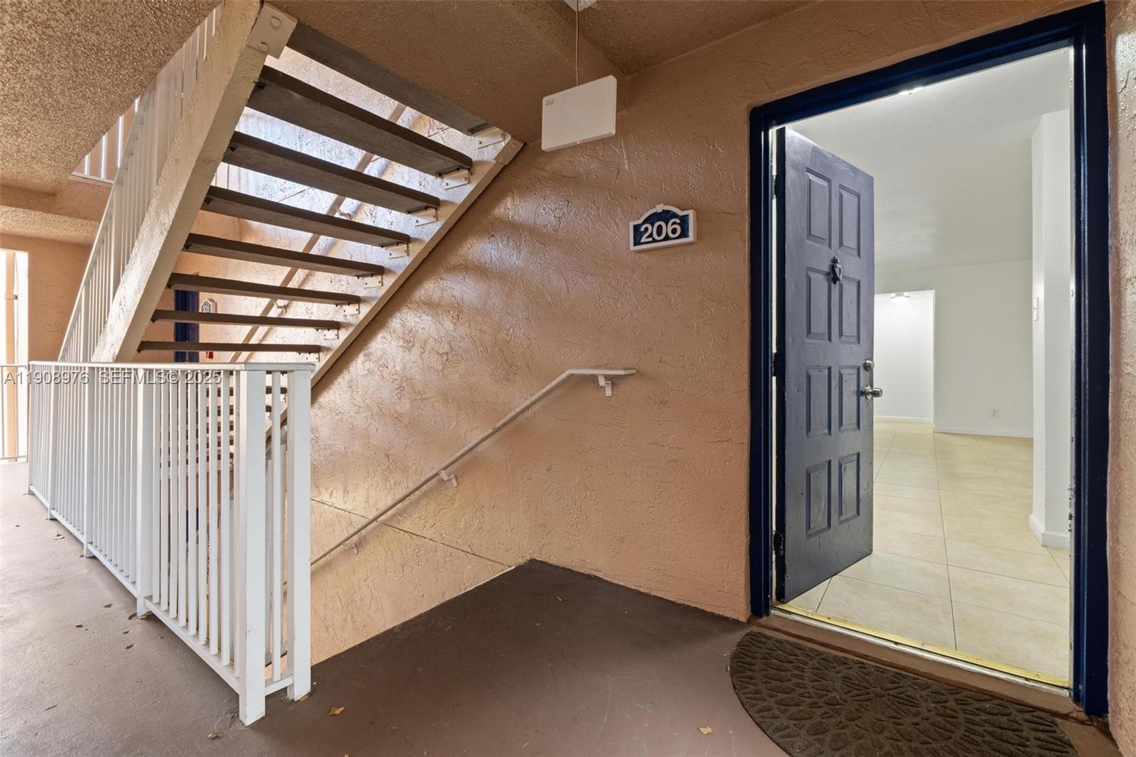 ROYAL PALM PLACE - Land