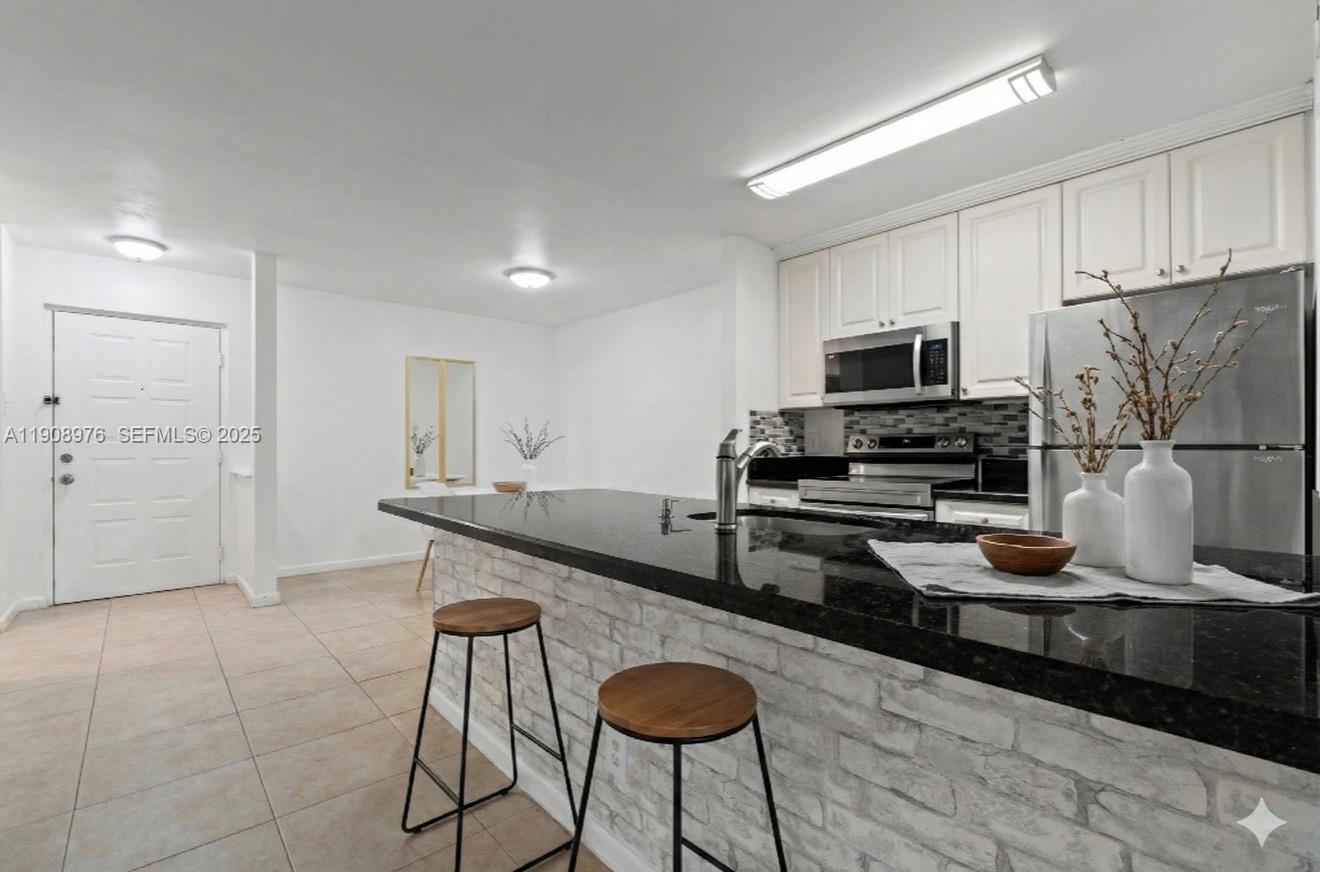 ROYAL PALM PLACE - Land