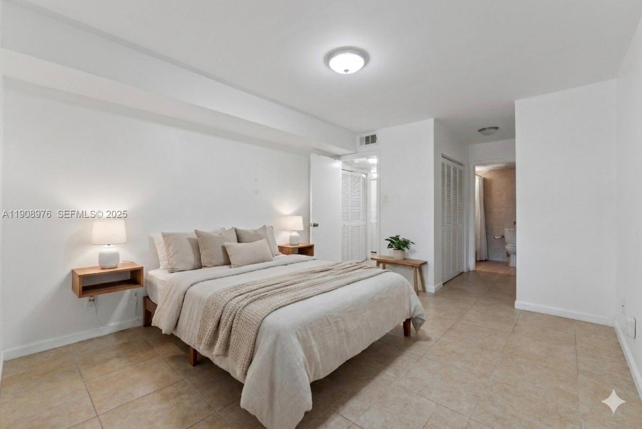 ROYAL PALM PLACE - Land