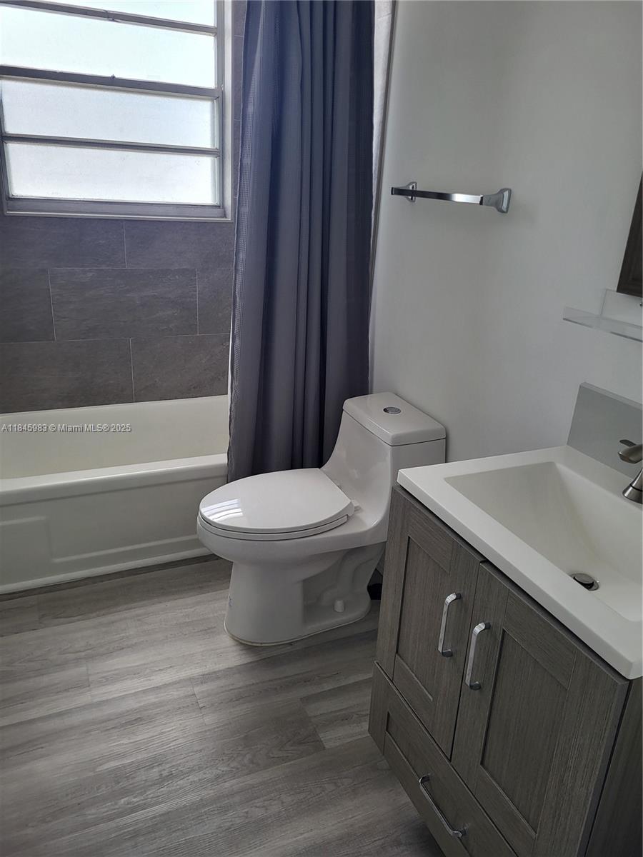 GOLDEN SURF TOWERS CONDO - Residential