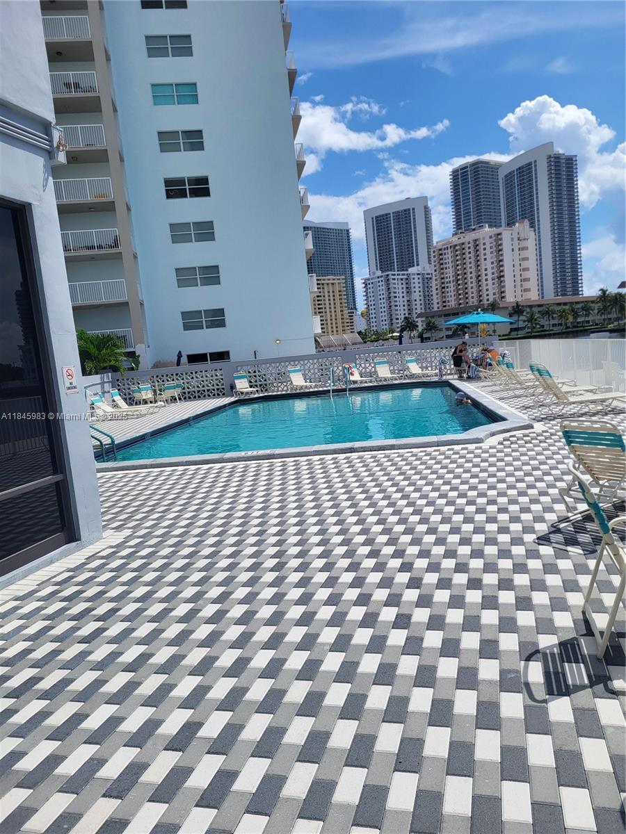 GOLDEN SURF TOWERS CONDO - Residential