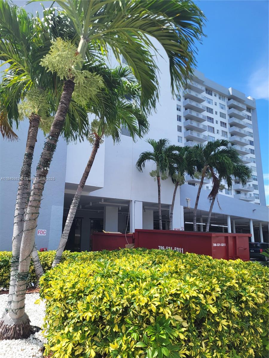 GOLDEN SURF TOWERS CONDO - Residential