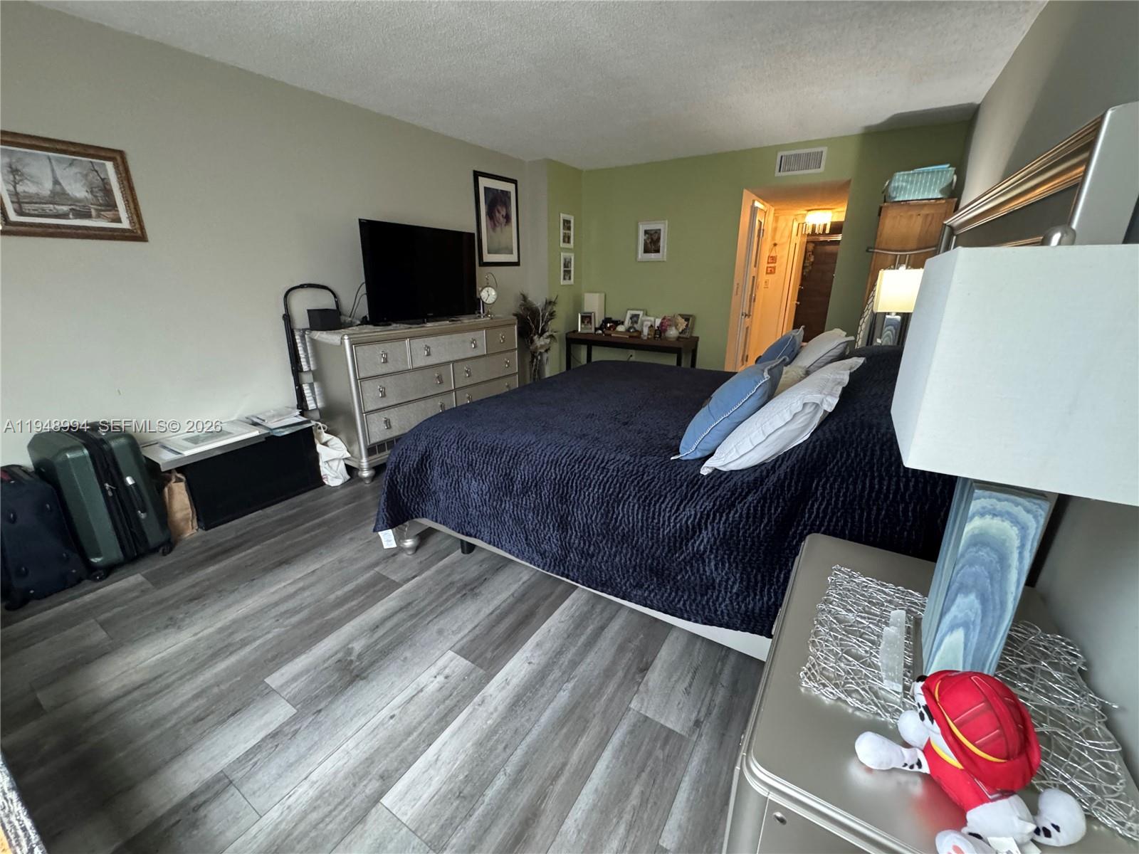 ADMIRALS PORT CONDO WEST - Residential